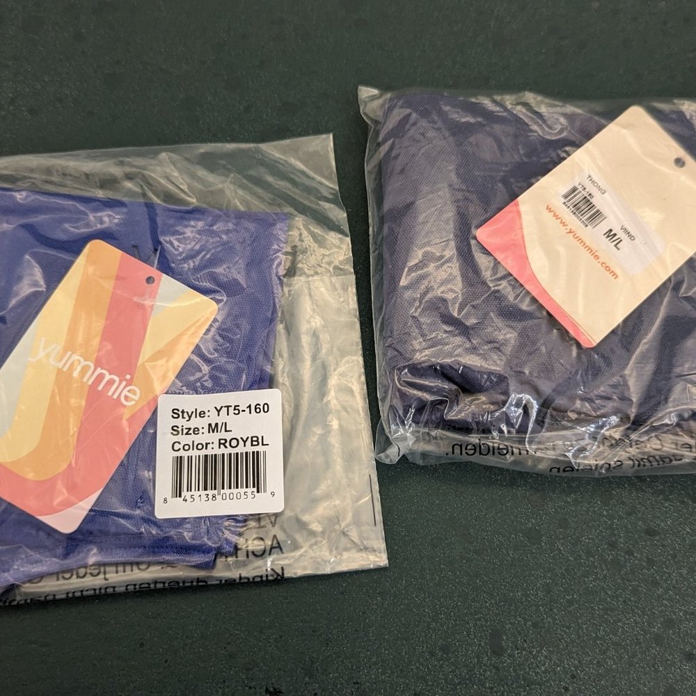2 New Yummie ultralight thongs M/L - Picture 5 of 5